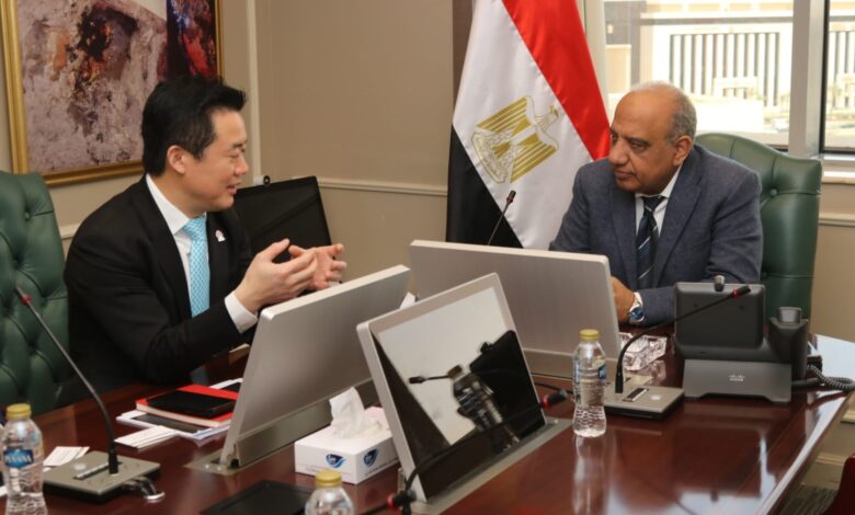 وزير-الكهرباء-يبحث-مع-“هواوي”تعزيز-التعاون-في-مجالات-الطاقة-المتجددة-وتكنولوجيا-الترشيد-وخفض-الفقد-والتحول-الرقمي